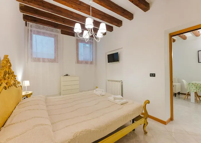 Mia Flat - 10 Min From Train Station