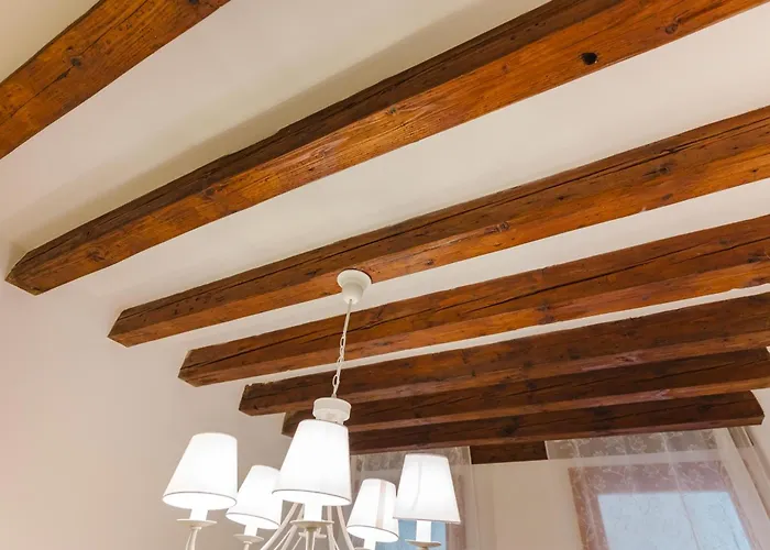 Mia Flat - 10 Min From Train Station 4*