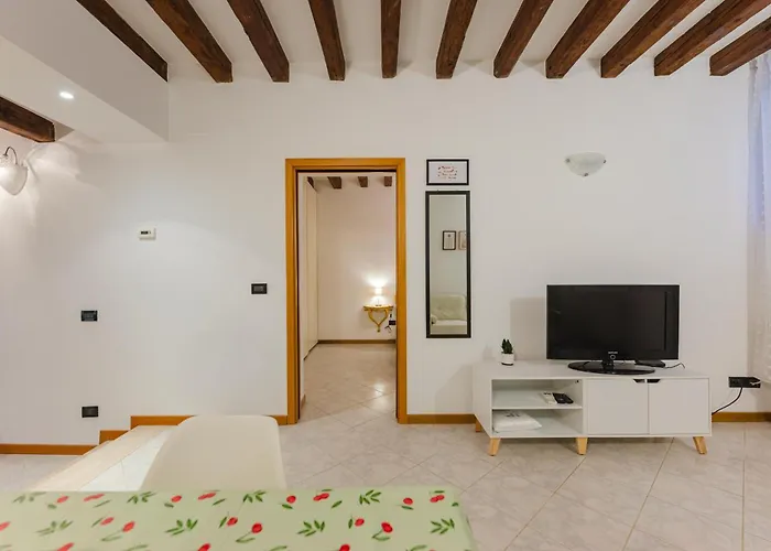 Mia Flat - 10 Min From Train Station