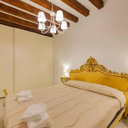 Mia Flat - 10 Min From Train Station 4* Venedig