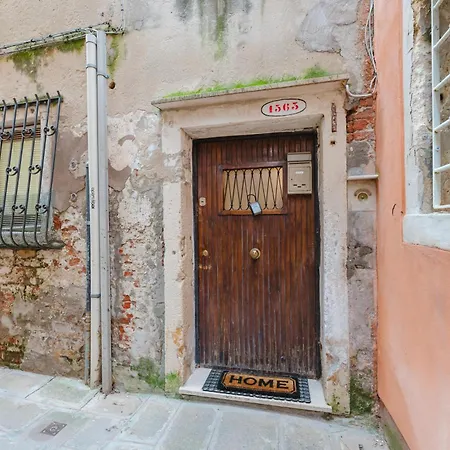 Mia Flat - 10 Min From Train Station 4* Venedig