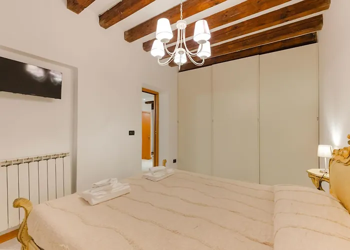 Mia Flat - 10 Min From Train Station 4* Венеция