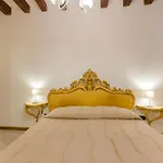 Mia Flat - 10 Min From Train Station Pensjonat