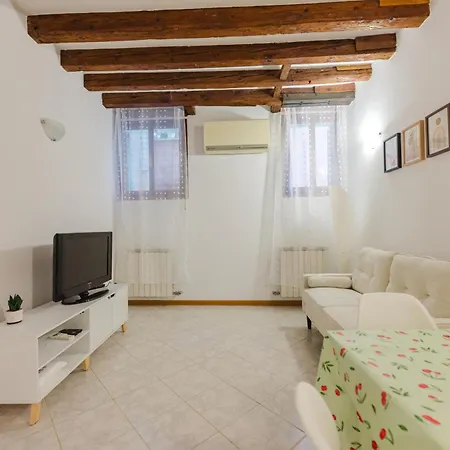 Mia Flat - 10 Min From Train Station 4* 威尼斯