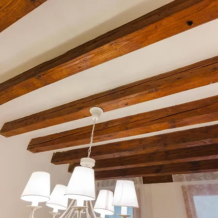 Mia Flat - 10 Min From Train Station 4*