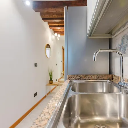 Affittacamere Mia Flat - 10 Min From Train Station
