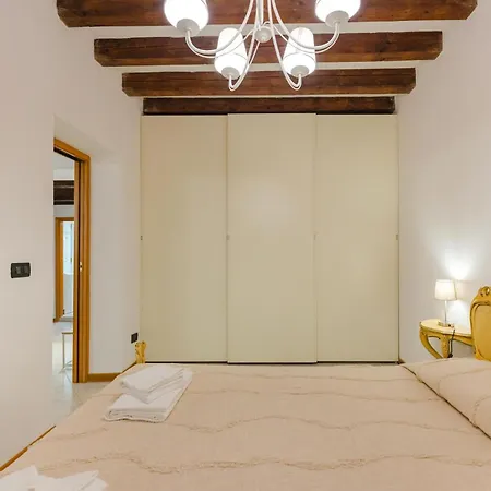 Mia Flat - 10 Min From Train Station