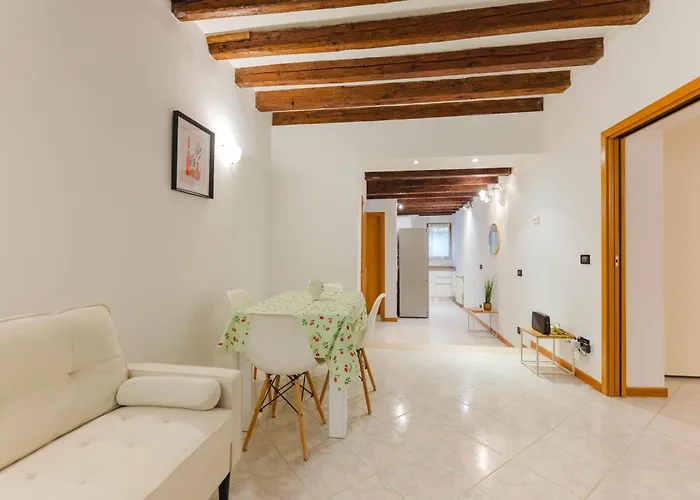 Mia Flat - 10 Min From Train Station 威尼斯