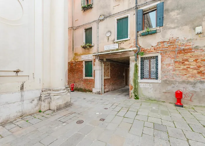 Mia Flat - 10 Min From Train Station Guest house